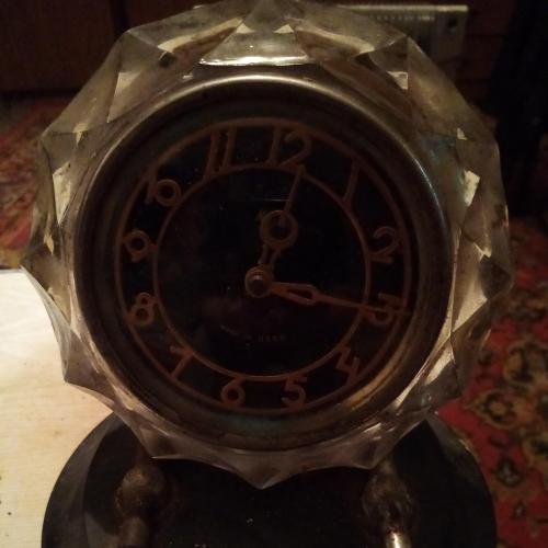Часы старинные продам