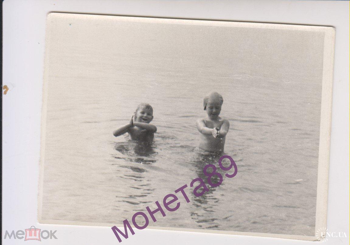 дети моются ФОТО ОТДЫХ. ДЕТИ КУПАЮТСЯ В МОРЕ *** купить на | Аукціон для колекціонерів  UNC.UA UNC.UA