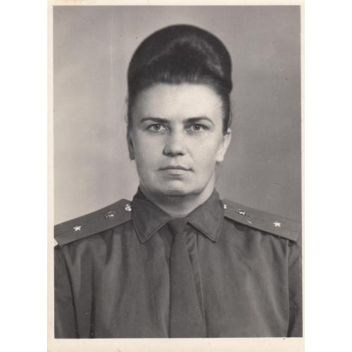 Фото. Младший лейтенант медслужбы. Конец 1950-х.