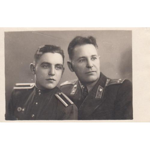 Фото. Отец-летчик с сыном-курсантом МВД. Львов. 1955 г.