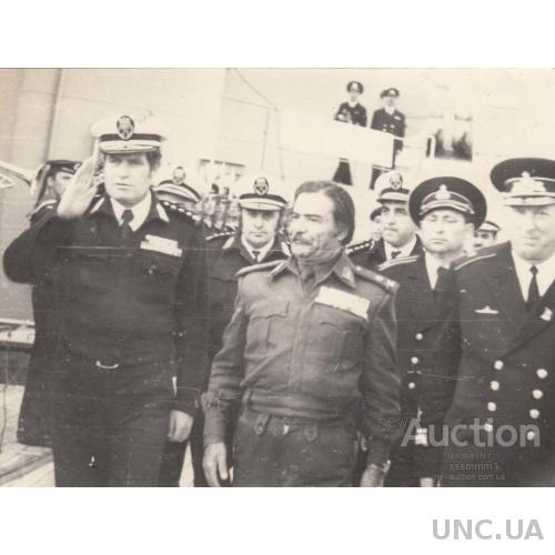 Фото. Советские моряки в Тунисе.