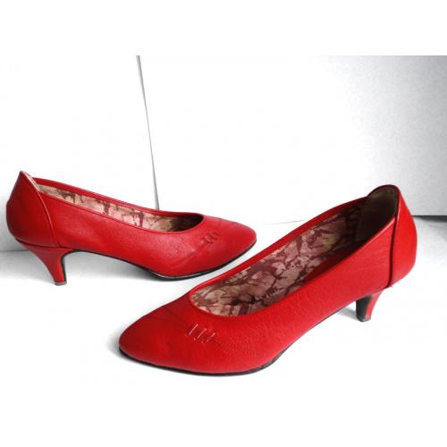 ЭЛЕГАНТНЫЕ туфли женские красные кожа новые