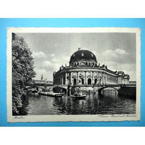 Открытка: Berlin. Emperor Frederick museum. Берлин. Музей императора Фридриха. 1930-е годы.
