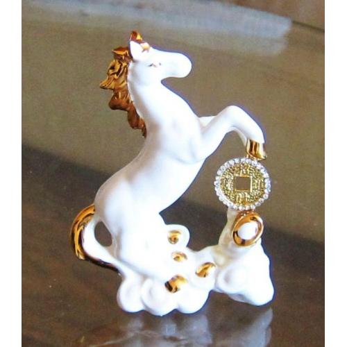 Фарфоровая миниатюрная фигурка Лошади.