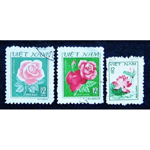 Марки Вьетнама 1979 г. Цветы (розы и лотос).