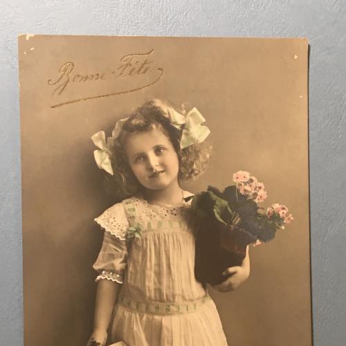 Открытка дети, девочка с цветами и письмом 