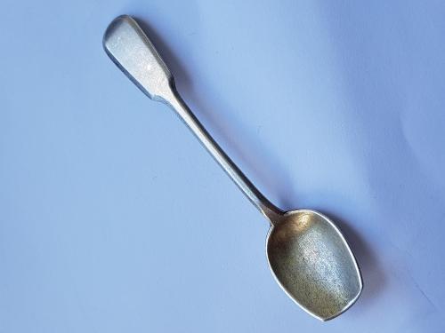 Серебрянная ложечка, Au 875, вес 7,5 грм, размер 8,2 см.