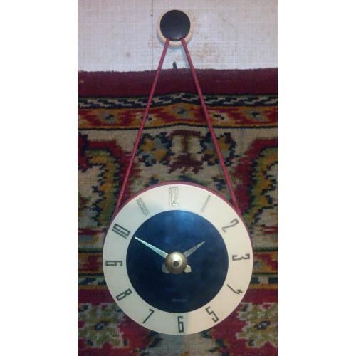 Очень редкие настенные часы Янтарь Брежнев советские СССР