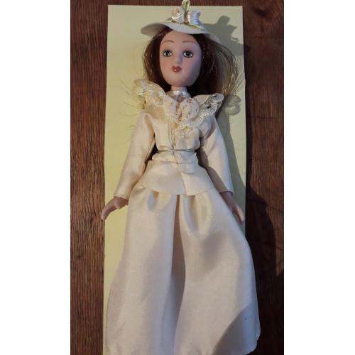 Кукла девушка платье фарфор ручная работа фигурка статуэтка игрушка коллекция
