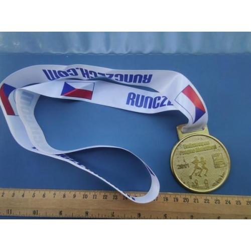 Чехия - Медаль - 2011 года - МАРАФОН - Диаметр 60,5 мм. - ТЯЖ . МЕТ . - Б/У .