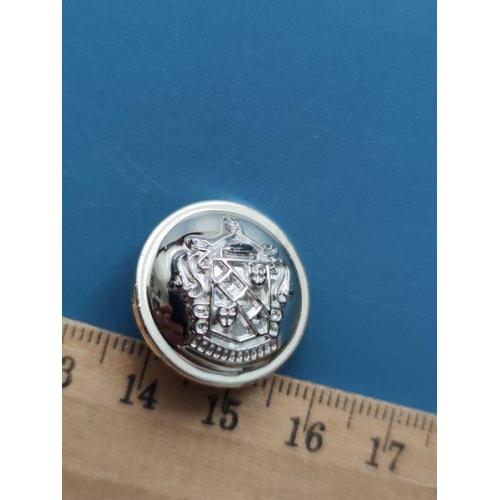 Европа - Пуговица - Геральдика - Б/У .