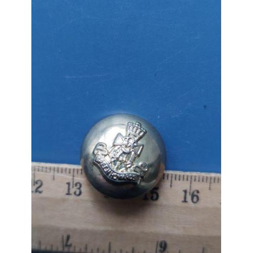 Европа - Пуговица - Геральдика - Б/У .