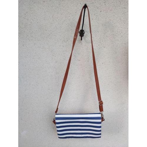 Европа - Сумочка - Б/У . ВСЕ по фото .