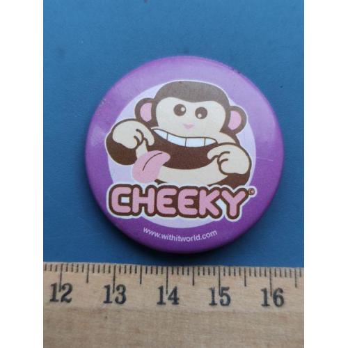 Европа - Значок - клейма . Б/У .