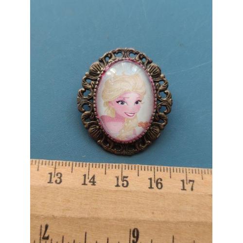 Европа - Значок - Подвеска - Брошка - " Сказка " - Тяж . Мет . - Б/У .