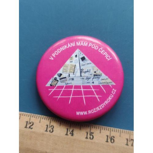 Значок - Европа - Б/У .