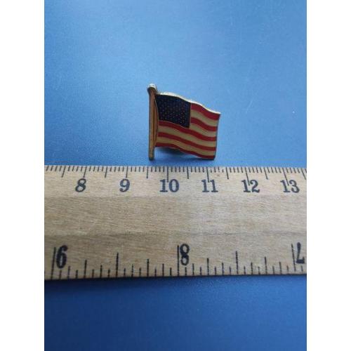 Значок - Флаг - США - клипса - лакировка - Б/У .