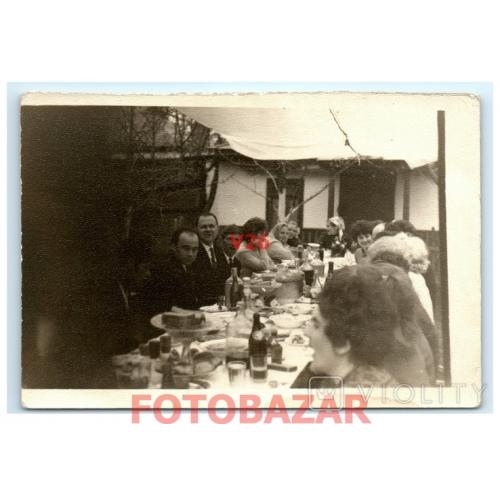 V26 Фото Застолье выпивка бутылки Алкаши в СССР Праздник Пьянка сабантуй