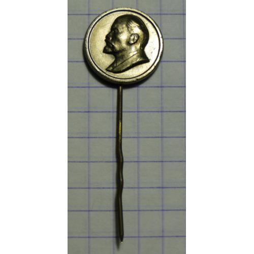 Значок на иголке Ленин