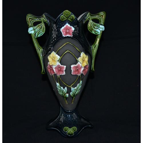 Ваза майолика, модерн, начало 20 века. 