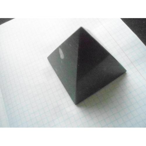 Пирамида из натурального шунгита 6x6 cм