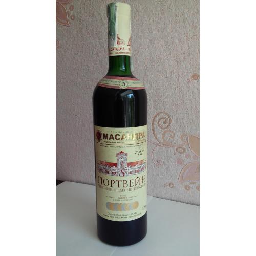 Портвейн красный Массандра Южнобережный урожая 2005-2006 года.