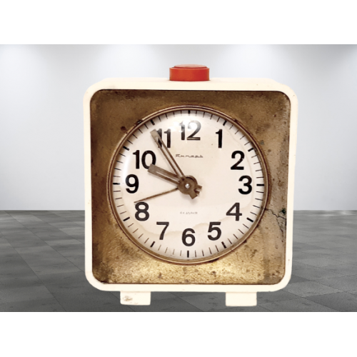 Механический будильник Янтарь, 4 камня, винтажные настольные часы ссср