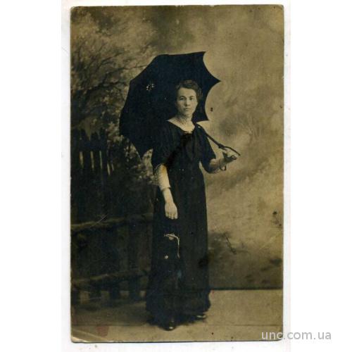 Красивая дама с зонтиком  ***