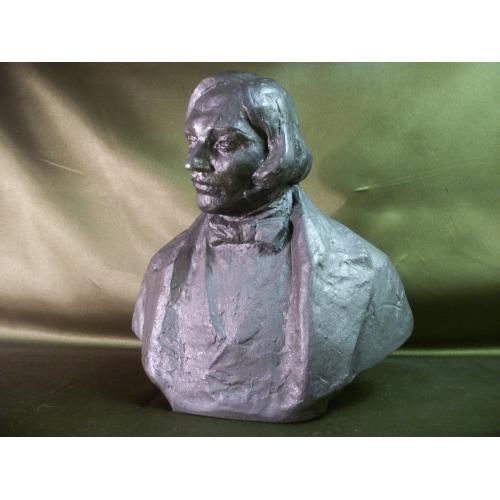 4.252 Скульптура, бюст писатель Н. Гоголь, СССР, пластик. Высота 19 см