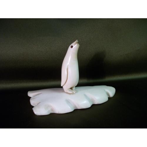 4М166 Фигурка Пингвин на льдине, зуб кашалота, ручная работа СССР