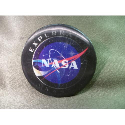 4М41 Знак. Космос, НАСА, NASA. Большой переливающийся значок
