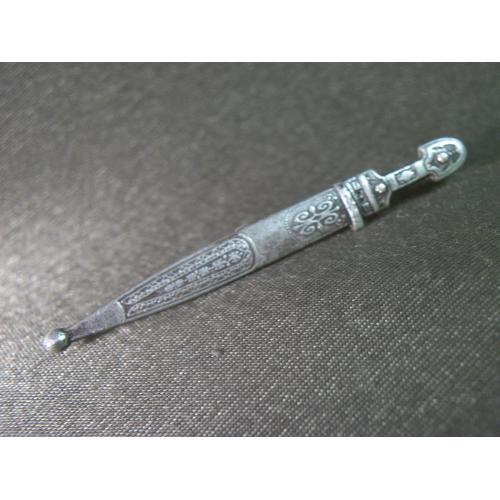 5.126 Грузинский кинжал, Кавказ, серебро. Длина 5,5 см