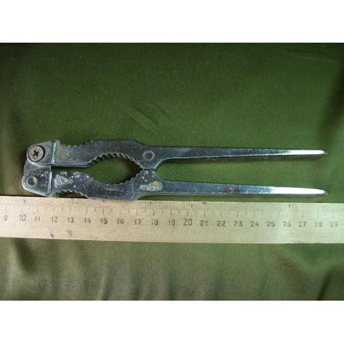 5.165 Старый орехокол для двух размеров. Тяжелый металл