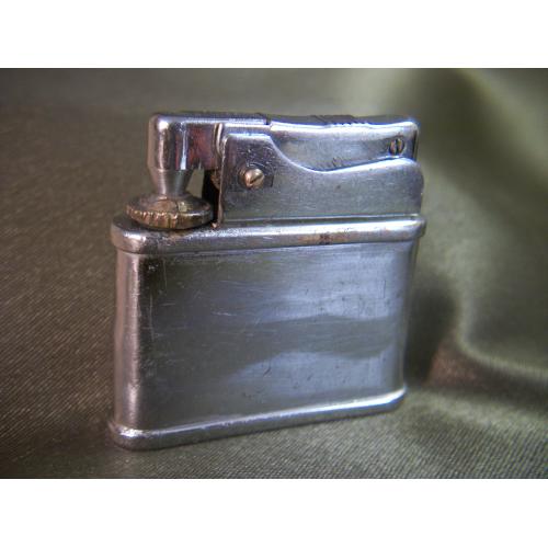 5.406 Зажигалка бензиновая СССР, Ленэмальер, ЛЭ. Без кремня. На работоспособность не проверялась