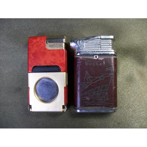 5.618 Пьезо зажигалка. 2 старые газовые зажигалки с пьеза элементом. Требуют обслуживания