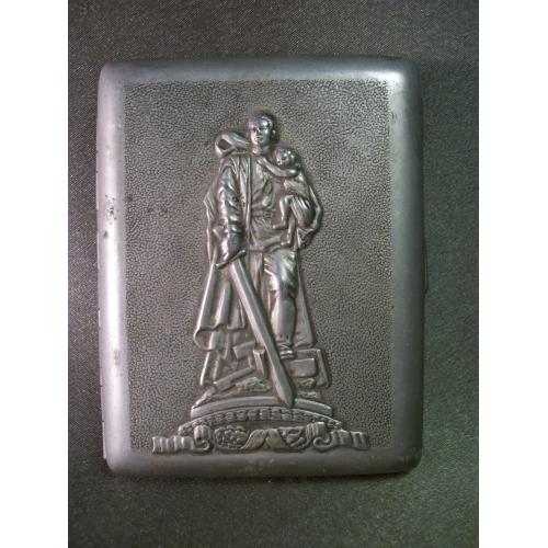 5.753 Портсигар, памятник Воин Освободитель, Алеша. Памятник в честь победы в Берлине. 