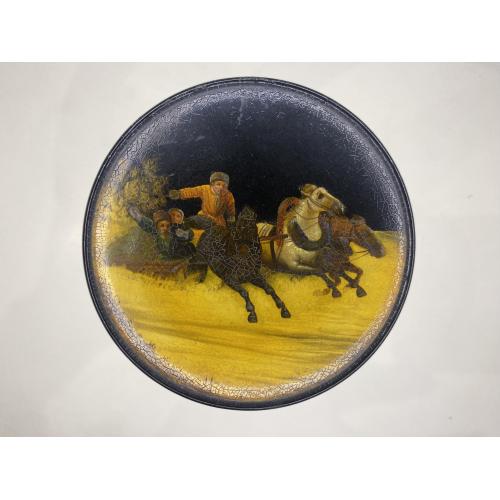 6It1 Шкатулка. Тройка. Вишняков. Царская россия. Крышка не открывается. Не значительные повреждения.