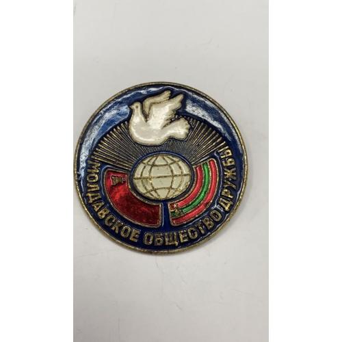 6к105 Знак. Молдавия, МССР, Молдавское общество дружбы, голубь Мира. Легкий металл.