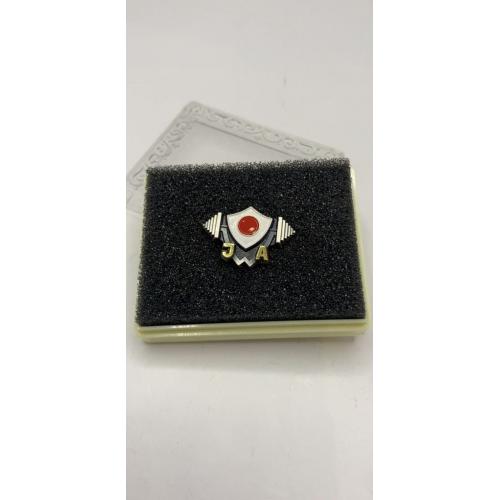 6к83 Знак Федерация тяжёлой атлетики Японии в коробке. Спорт, штанга, Япония. Тяжелый металл.