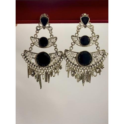 6lt106 Серьги гвоздики с шармиками. Винтаж. Длина 9 см