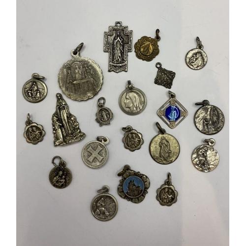 6lt119 Подвеска, кулон, образок, подборка. 20 штук церковных, католических медальонов