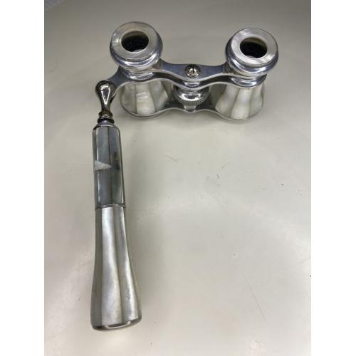 6lt16 Бинокль с раздвижной ручкой и перламутром. На части ручки отсутствует 2 пластины перламутра