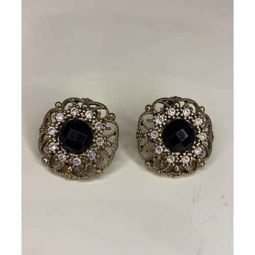 6lt20 Серьги с камешками. Состояние отличное. Диаметр 2,1 см