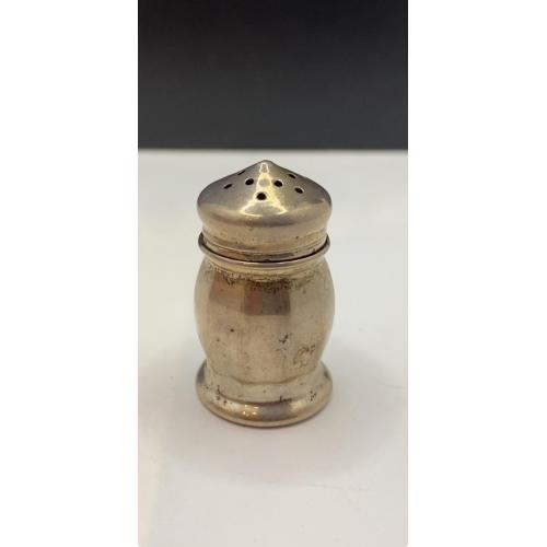 6lt202 Винтажная серебряная солонка, серебро 925 пробы. Sterling. Высота 4,5 см, вес 9,7 гр 