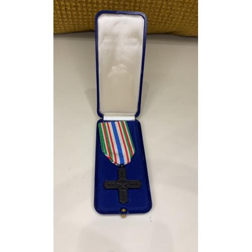 6lt33 Знак в футляре. Орден Дивиторио Венето. Родная коробка. Италия