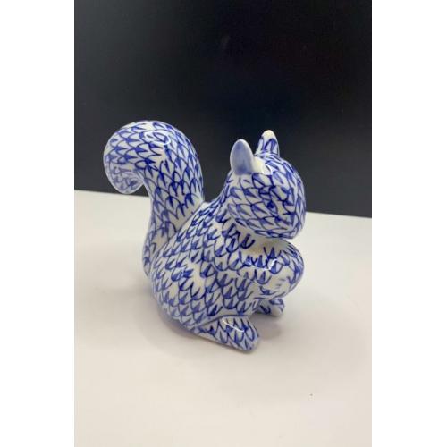 6lt65 Фигурка Белка, Мэйсон, Maison, фарфор. Целая. Высота около 10 см