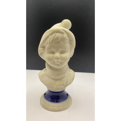 6lt74 Бюст, мальчик, бисквит. Высота 14,5 см