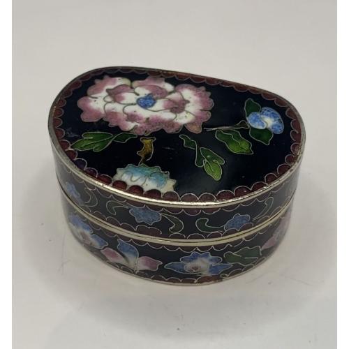 6lt93 Шкатулка. Эмаль клуазоне, винтаж, Китай. Размер 6*4,3. Высота 3 см