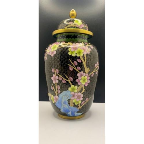 6lt97 Ваза с крышкой. Клуазоне, перегородчатая эмаль, Китай или Япония , середина 20 века.
