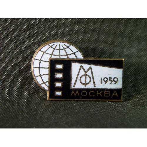 8.833 Знак Московский международный кинофестиваль. Тяжелый металл